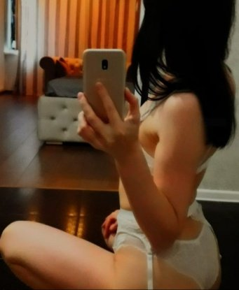 💋 Живу в Москве, столице возможностей, где наши встречи будут полны эксклюзивных эмоций. У меня есть фото, чтобы ты мог оценить мою красоту и страсть. ✨ Мои услуги нацелены на твое удовлетворение. Я готова провести время с тобой в уютном атмосферном номере или приехать к тебе. 🌹 Заинтригован? Отзывы клиентов говорят о моих незабываемых навыках и внимании к деталям. Вместе мы создадим незабываемые воспоминания о нашей встрече. 💕 Жду твоего сообщения, чтобы воплотить в реальность все твои мечты. 🌟 Александра
